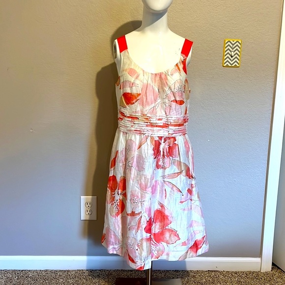 LOFT Dresses & Skirts - Ann Taylor Loft coral floral dress Sz 6